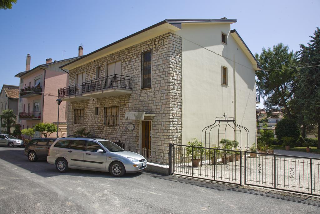 Guest House Villa Eva Sirolo Exteriör bild